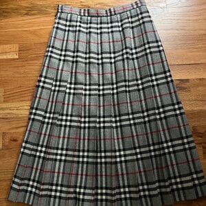 Vintage Burberry's Nova Check long wool drop pleated skirt women’s UK 10/US 4-6